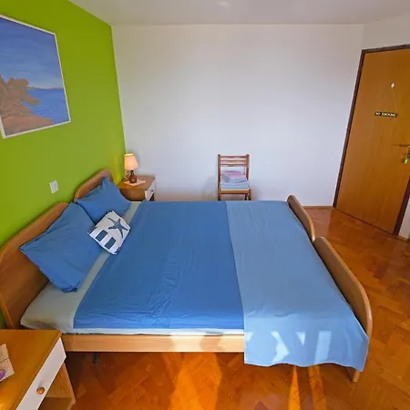 Art House Groove Apartman Punat
